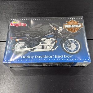 Harley Davidson Vintage FXSTSB Bad Boy Scale Model - Sealed